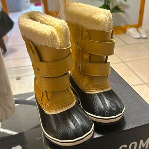 Children’s winter boots